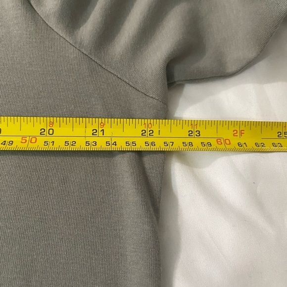 Lauren Ralph Lauren women’s embroidered V Neck 3/4 sleeve  sage green blouse top - Picture 5 of 9